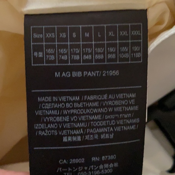 Men’s Burton bib snow pants brand new never worn injured before season. - Picture 5 of 5